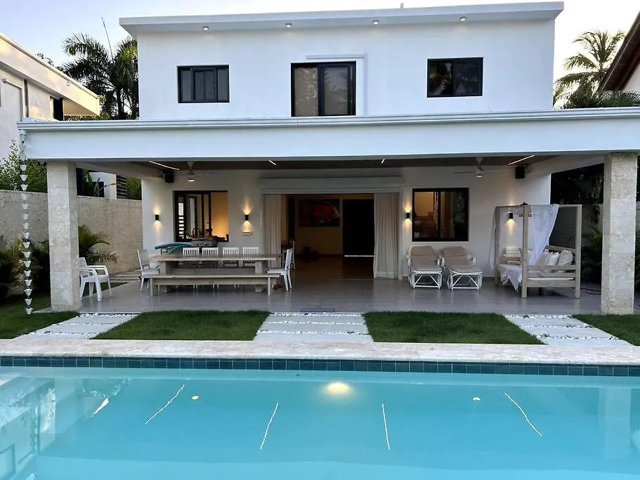 Luxury Villa With Kitchen And Housekeeping Services, Private Pool, Beach In An Exclusive Residential Area Las Terrenas