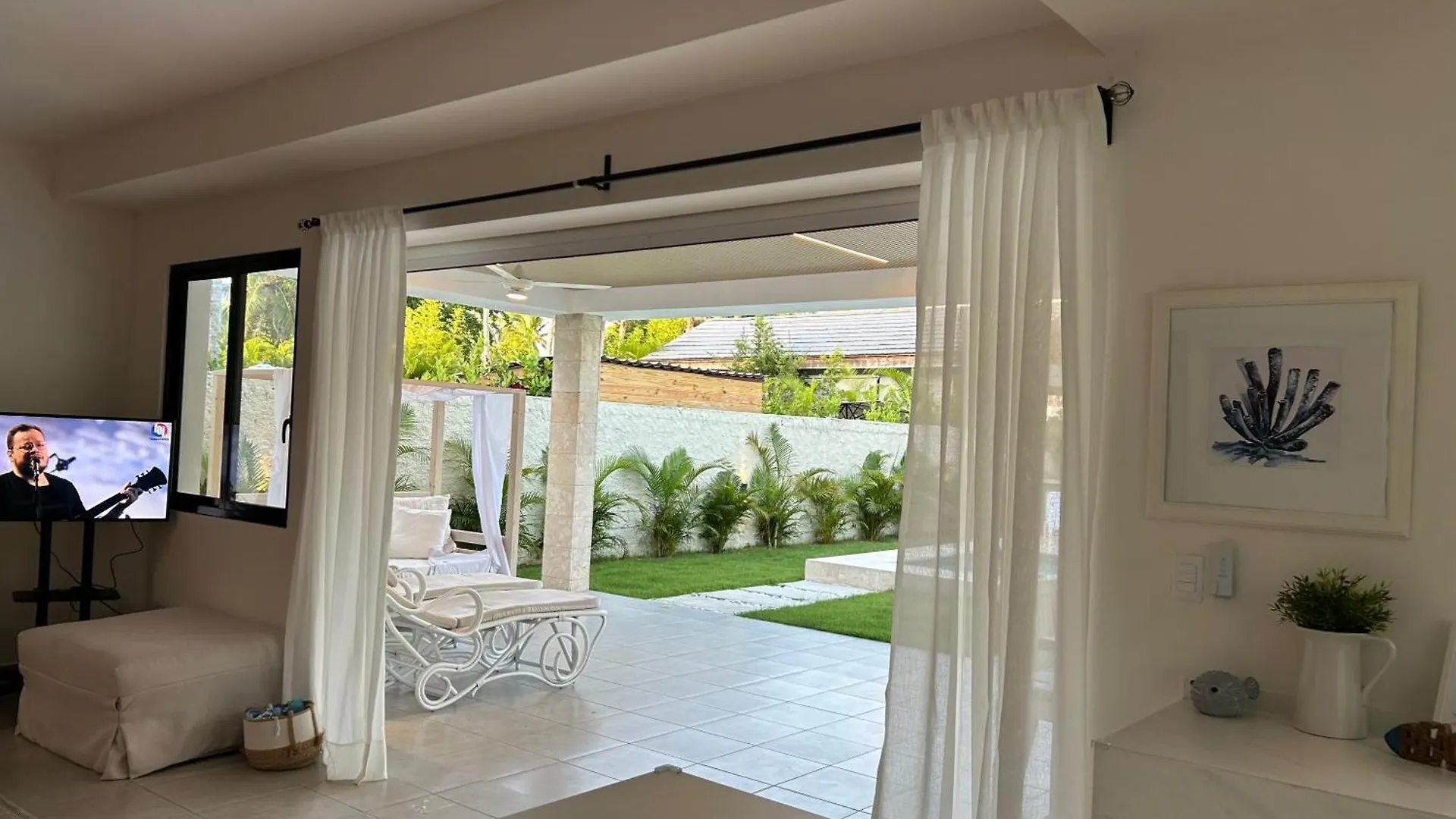 Luxury Villa With Kitchen And Housekeeping Services, Private Pool, Beach In An Exclusive Residential Area Las Terrenas